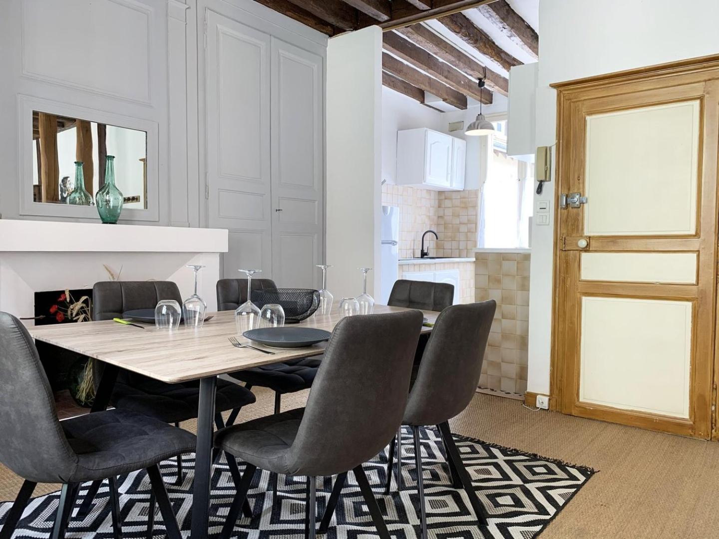 Le Clocher- Appartement Dans Le Coeur De Ville シャルトル エクステリア 写真